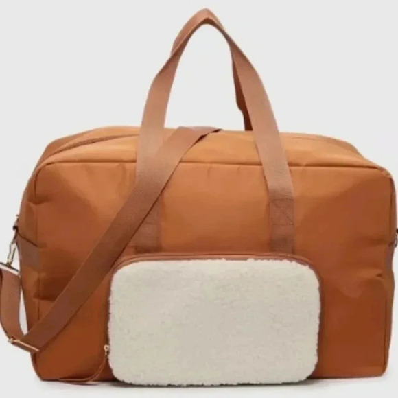 DSW Handbags - DSW Weekender Bag with Removable Pouch Shoulder Strap Tawny Zippered NWOT